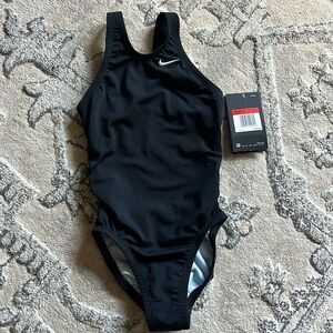 Nike Performance Poly One Piece Swimsuit Girl Black Size 6 NWT